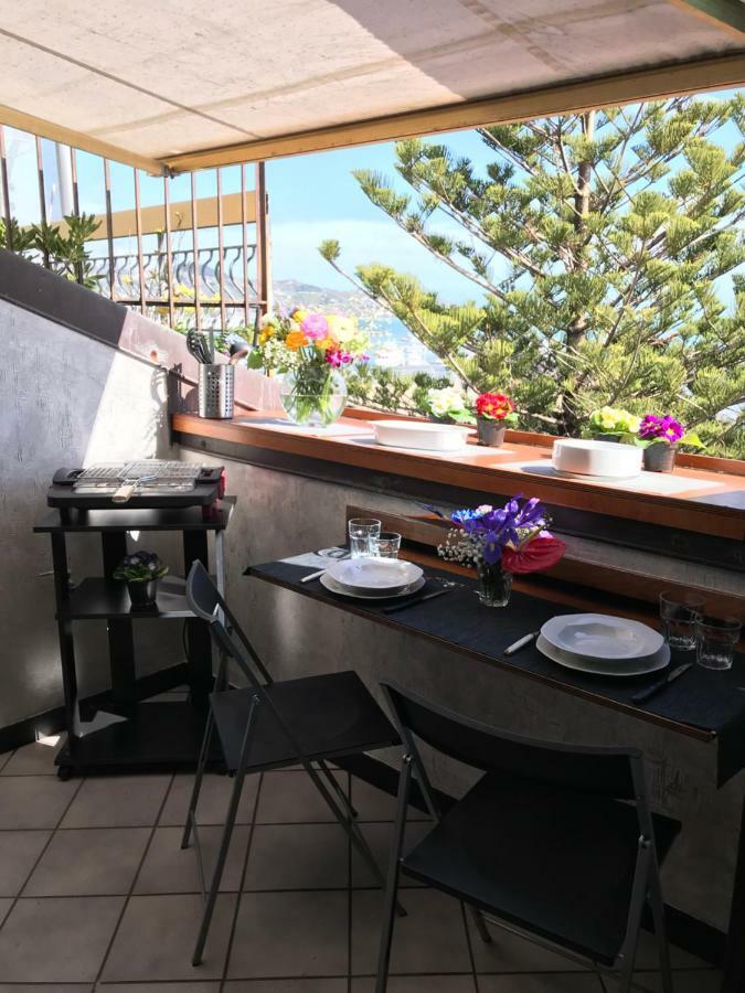 Апартаменти Mansarda Luminosa In Centro Sul Mare - Attic By Sea Санремо Екстер'єр фото